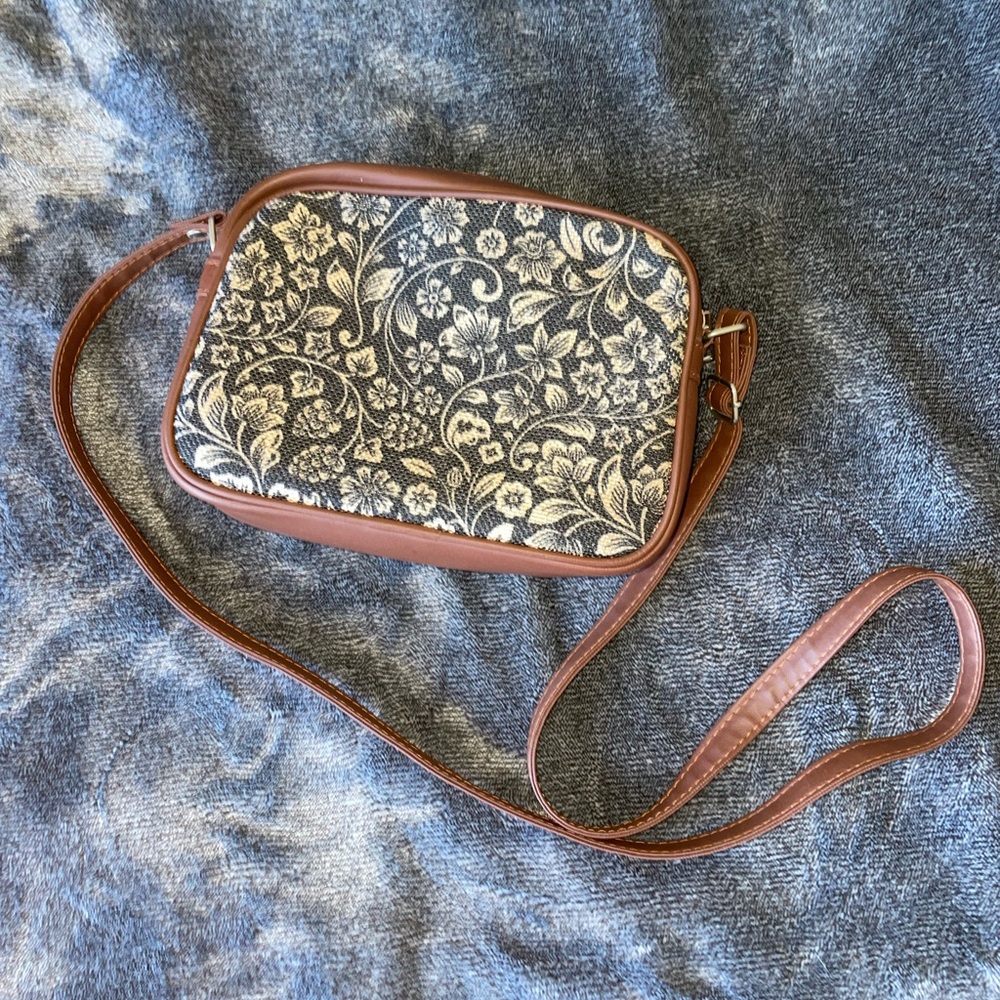 Vintage floral print crossbody bag